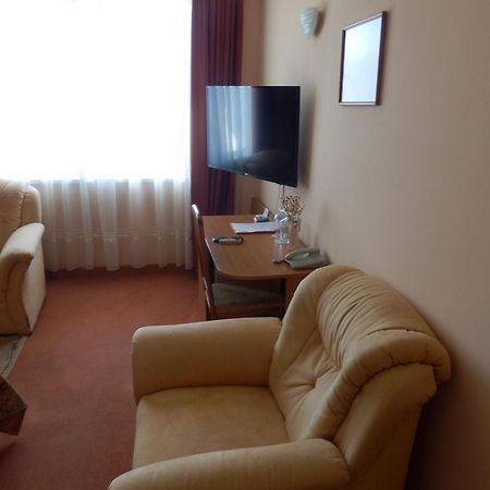 Семеен Хотел Роза Kazanlak Room photo