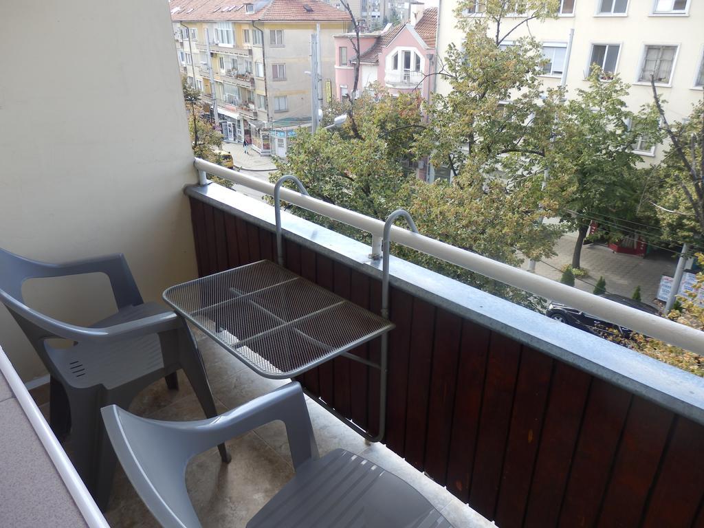 Семеен Хотел Роза Kazanlak Exterior photo